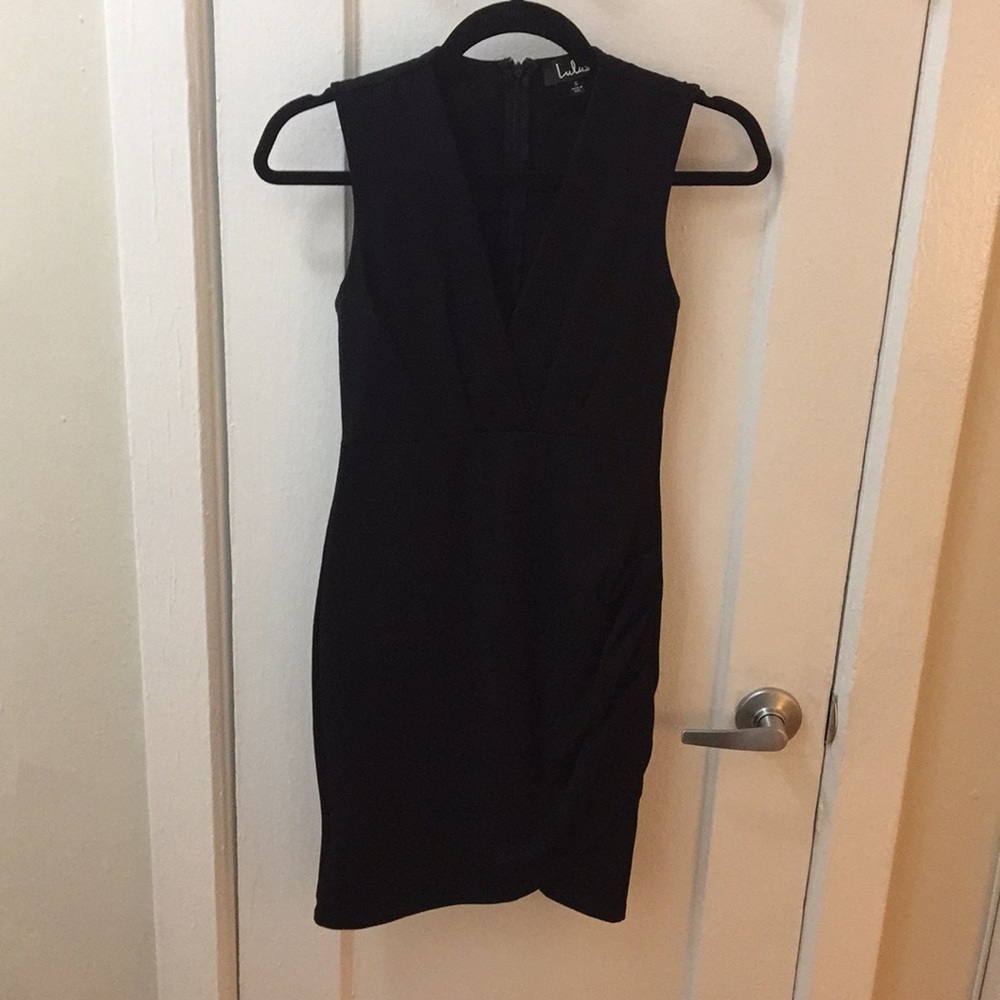Lulus black dress w/ ruched side worn once!
